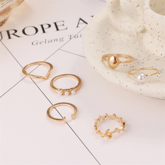 **GIANINA* 6-Pc Gold x Pearl Fashion Ring Set - Picture 3 of 5